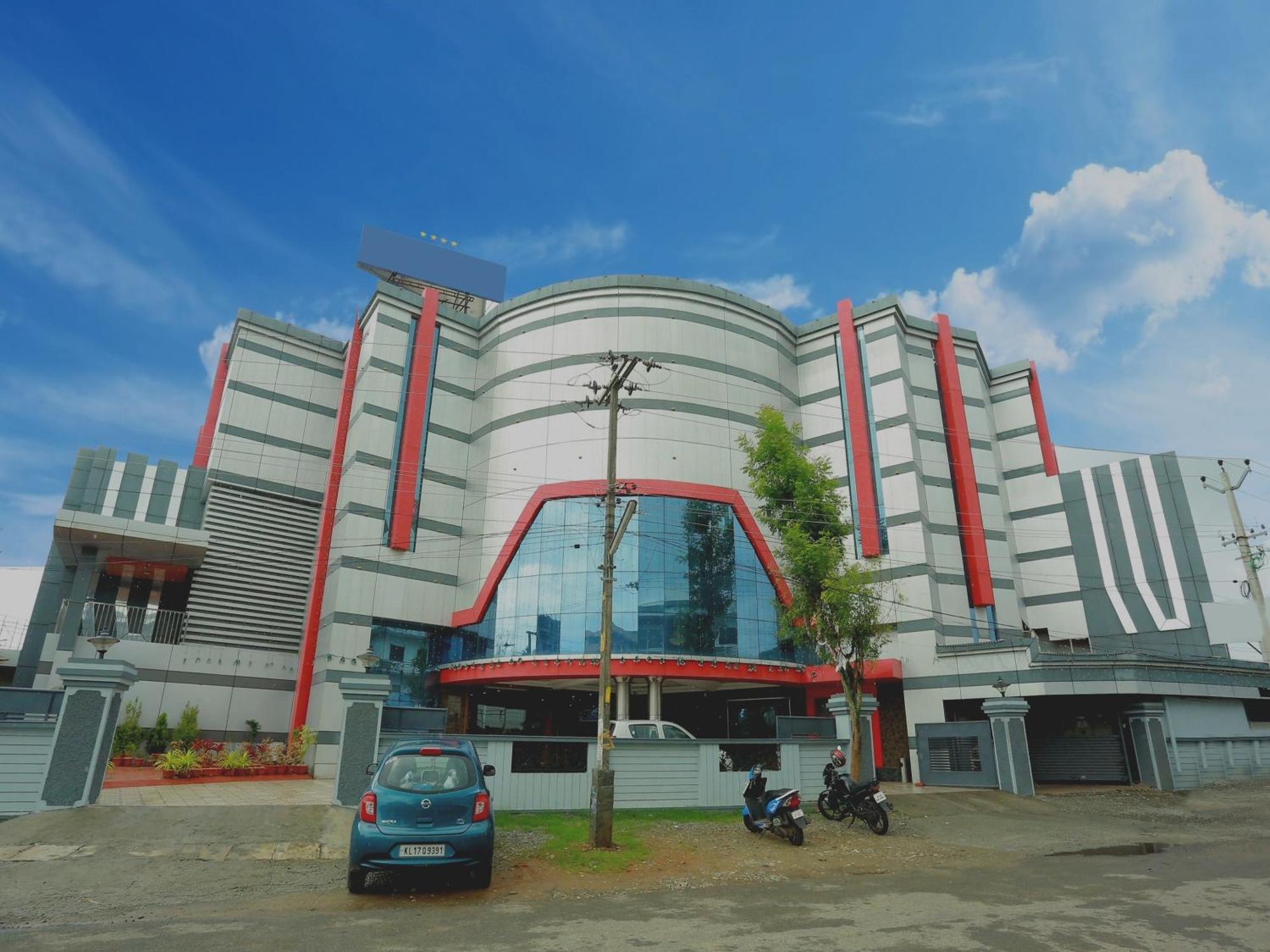 首都o 14702科乌伊拉卡姆公寓 Thrissur 外观 照片