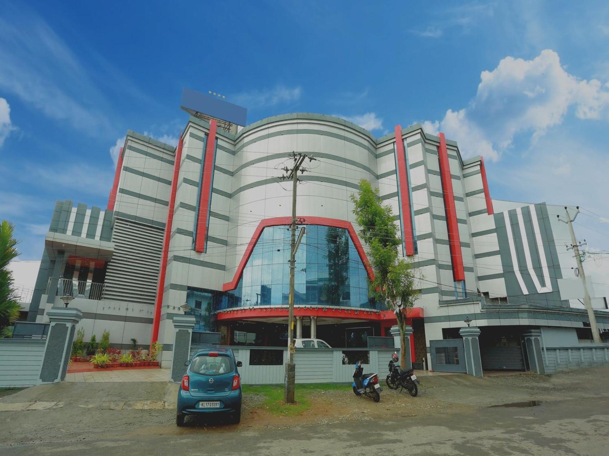 首都o 14702科乌伊拉卡姆公寓 Thrissur 外观 照片