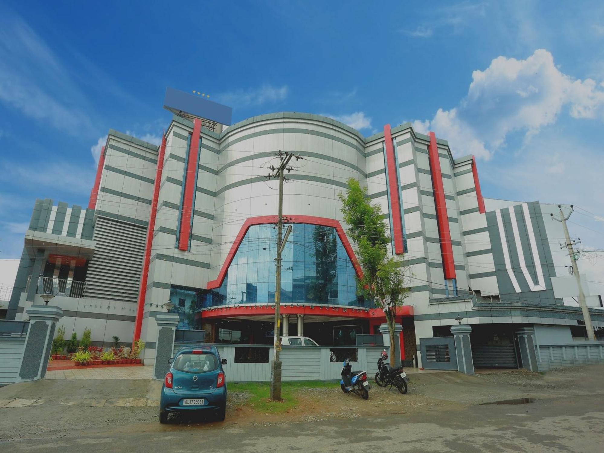 首都o 14702科乌伊拉卡姆公寓 Thrissur 外观 照片